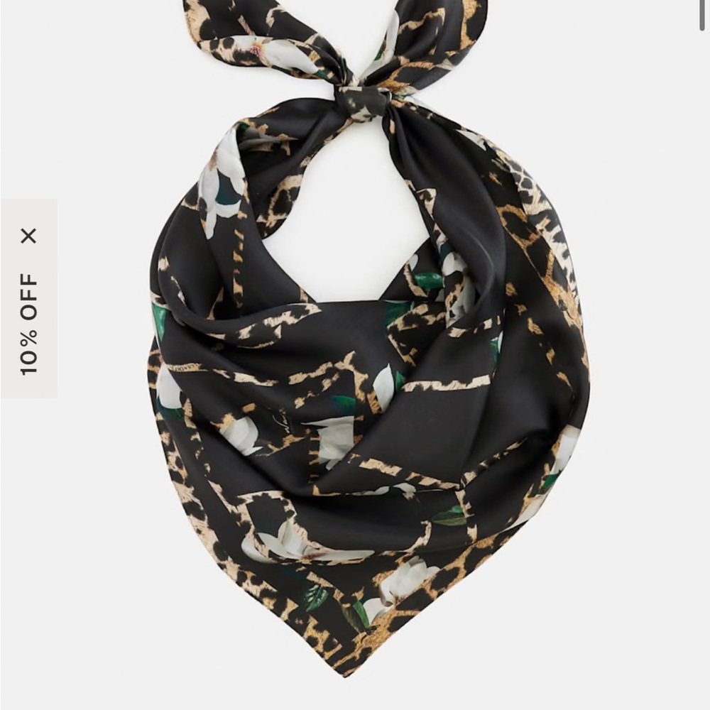QUARTERS ALLSAINTS SILK SQUARE
SCARF Elegant Black Floral Scarf, NWOT